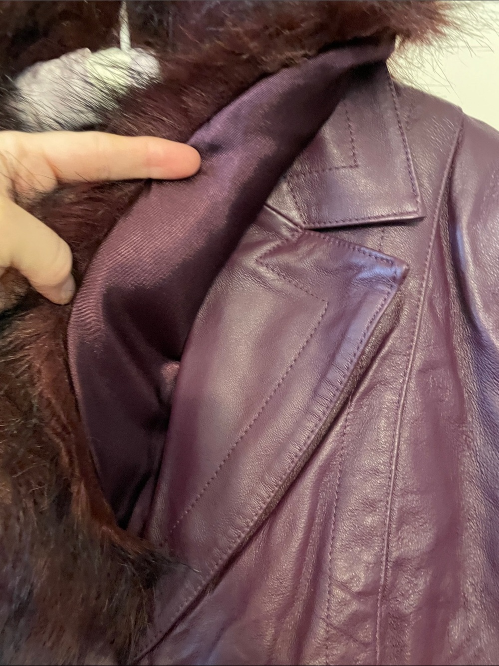 Vintage with Tags Women's Plum Leather Jacket with Removable Faux Fur Collar - Picture 4 of 6